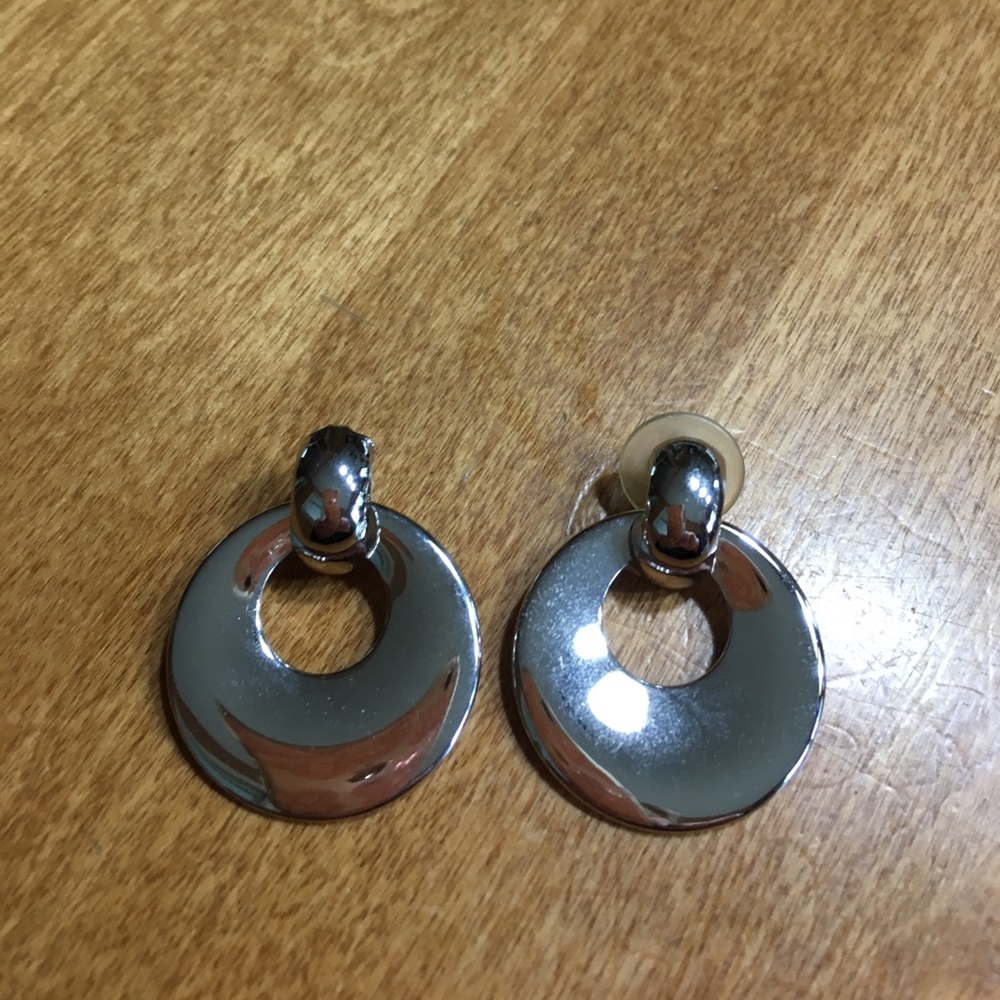 Shiny silver dangle earrings